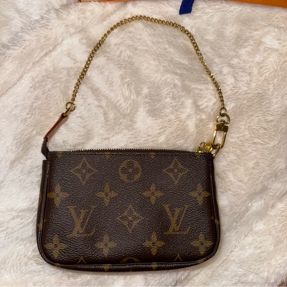 Louis Vuitton Mini Pochette Acessoires - Picture 1 of 10